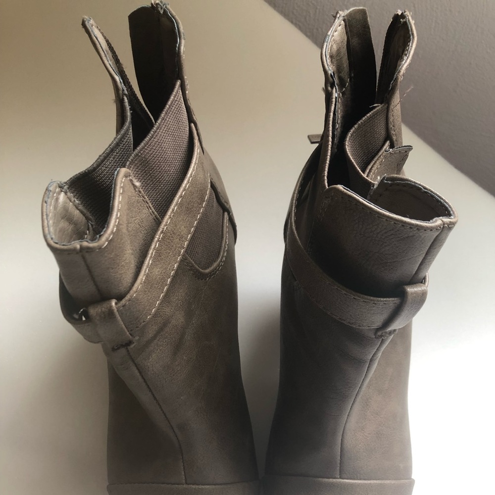 Tan booties - Picture 5 of 5